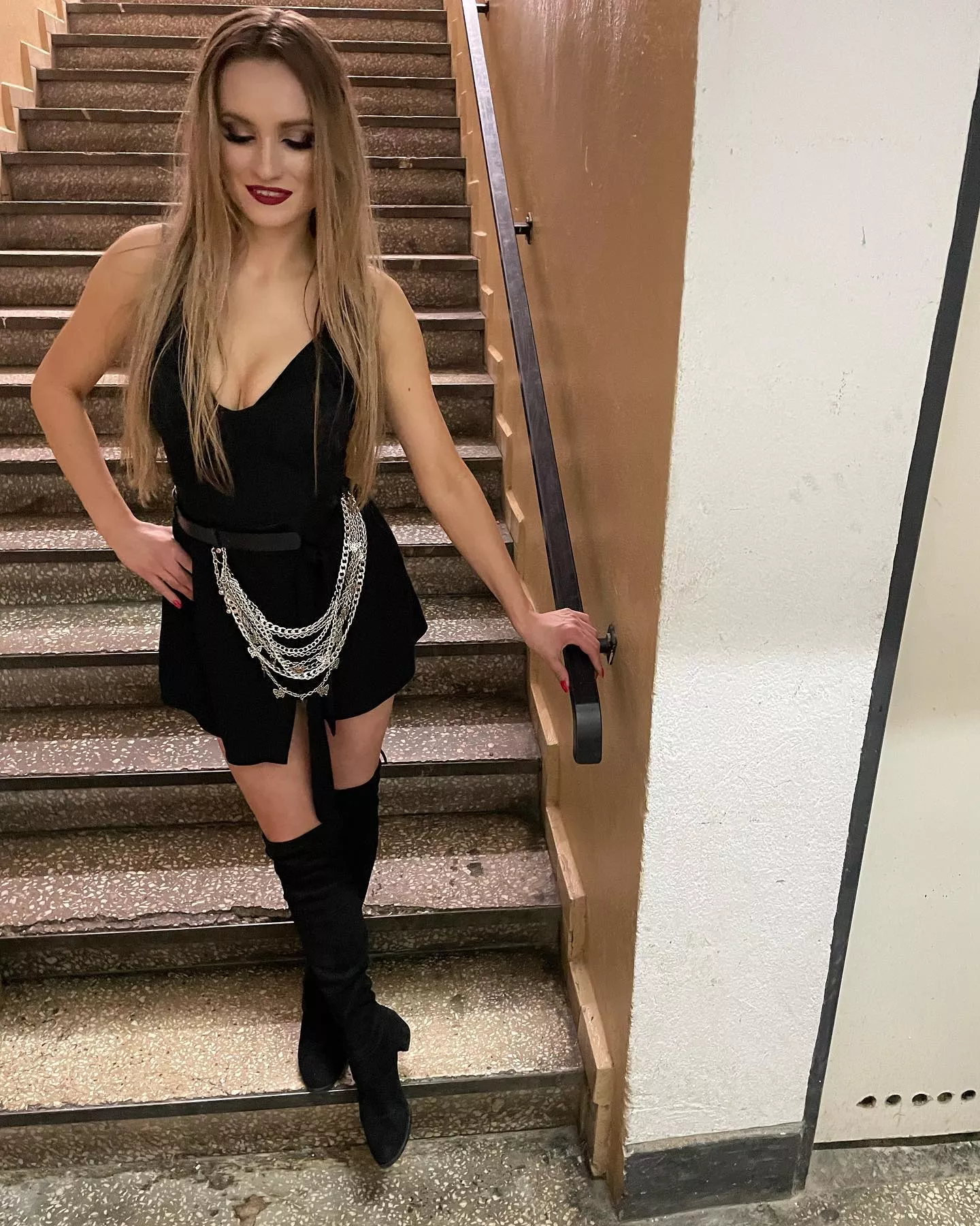 Znana wokalistka disco polo pokazała zakulisową fotkę z koncertu! Uwagę zwraca jej odkryte ciało! FOTO 